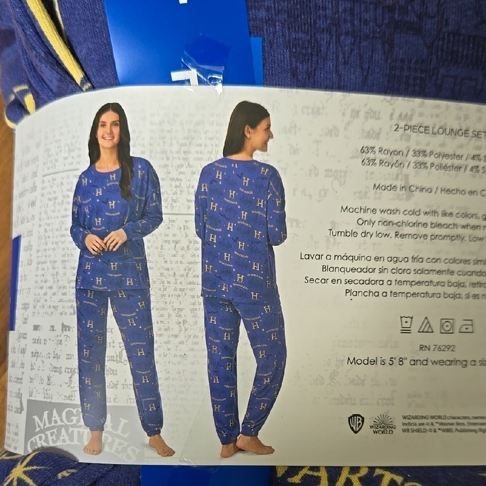 Warner Bros. 2 Piece Pajamas Set- Blue Hogwarts Design - Picture 2 of 4
